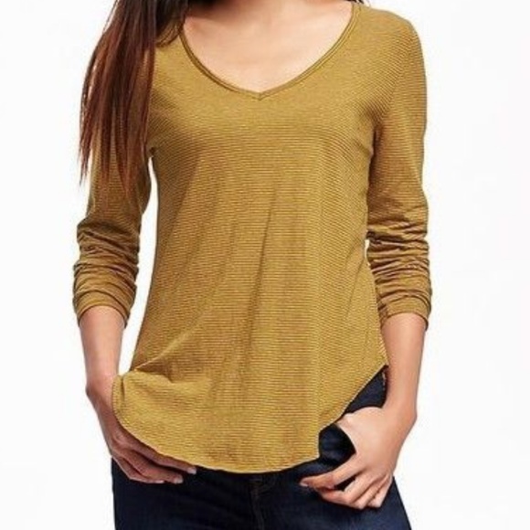 3 for $15 Old Navy Long Sleeve Relaxed Fit Tee - Picture 1 of 5